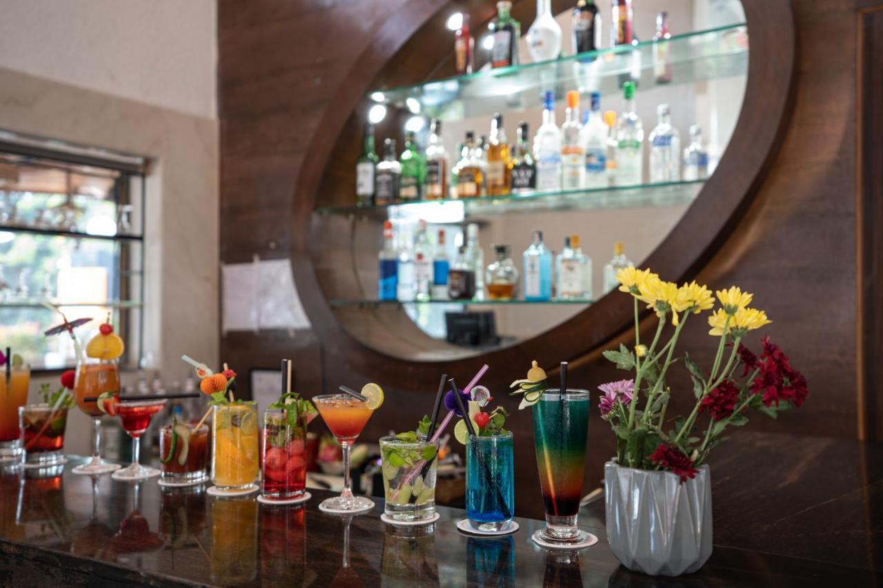 Le Seasons Resort Candolim Buitenkant foto