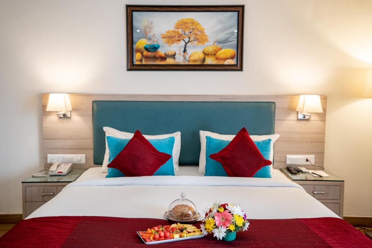 Le Seasons Resort Candolim Buitenkant foto