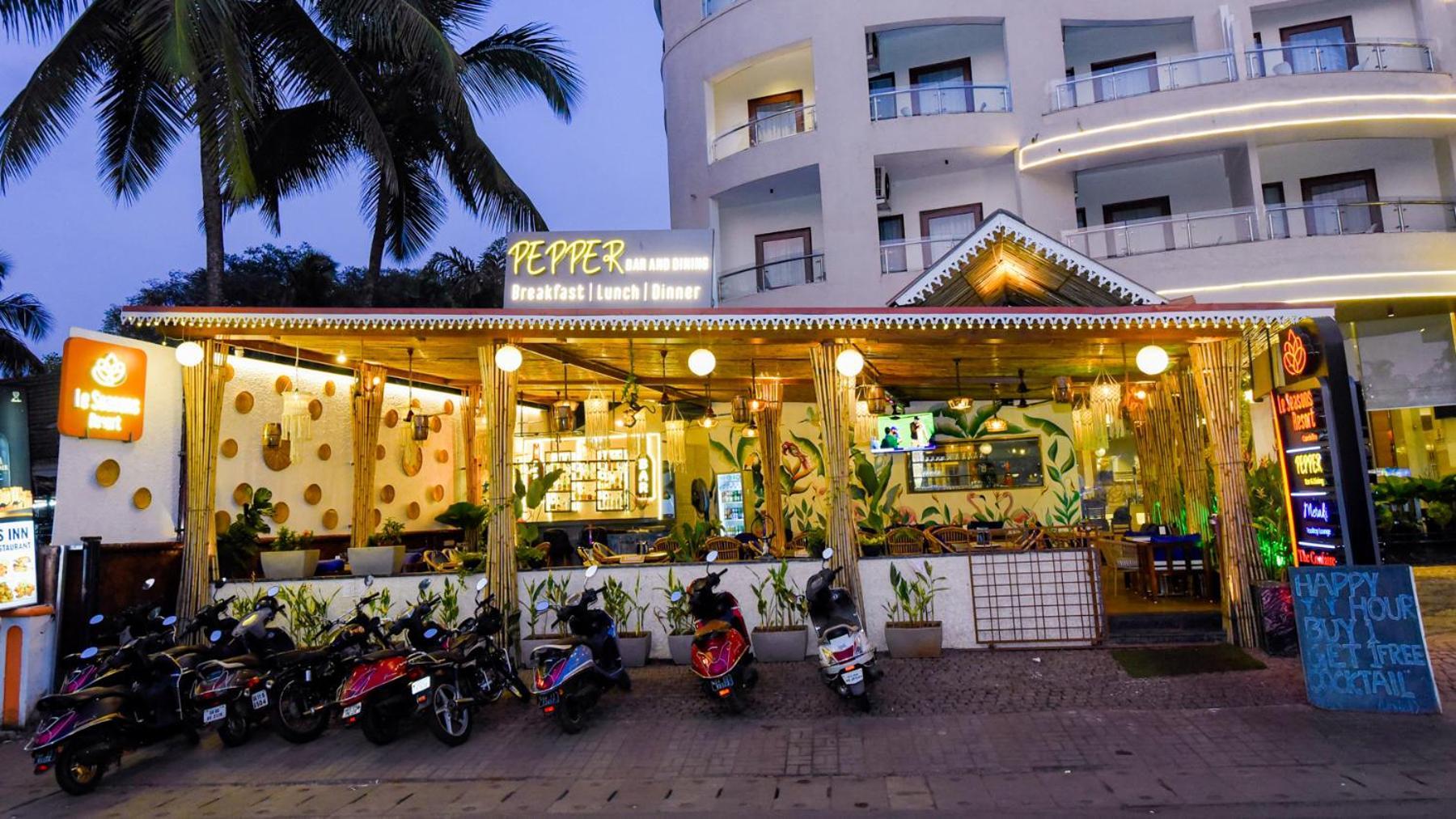 Le Seasons Resort Candolim Buitenkant foto